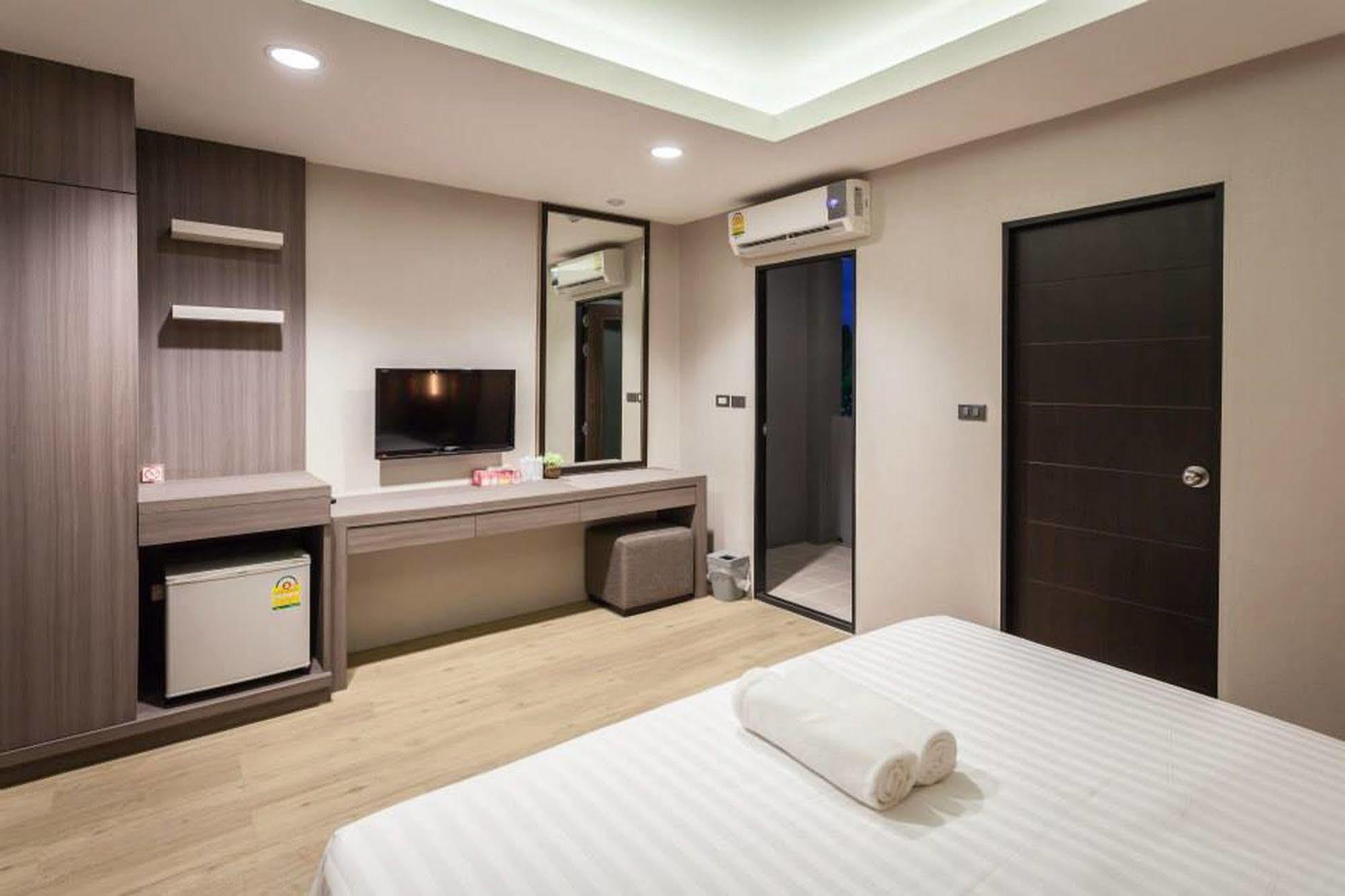 Kesorn Boutique Hotel Buriram Exterior photo